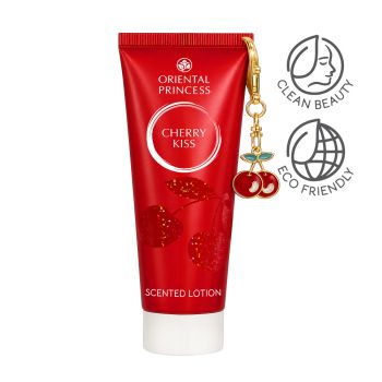 Cherry Kiss Scented Lotion โลชั่นสีชมพูเนื้อบางเบา พร้อมชิมเมอร์ละเอียด ช่วยให้ผิวดูโกลว์ใส ชุ่มชื้น เนียนนุ่ม และสุขภาพดี